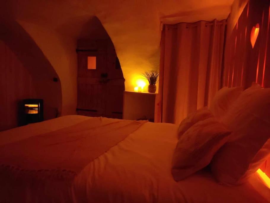 Nuit Romantique Avec Spa Privatif Meilhaud Bagian luar foto