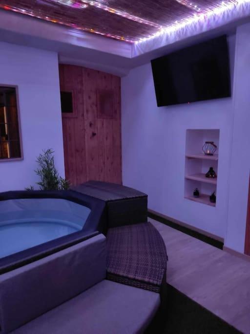Nuit Romantique Avec Spa Privatif Meilhaud Bagian luar foto